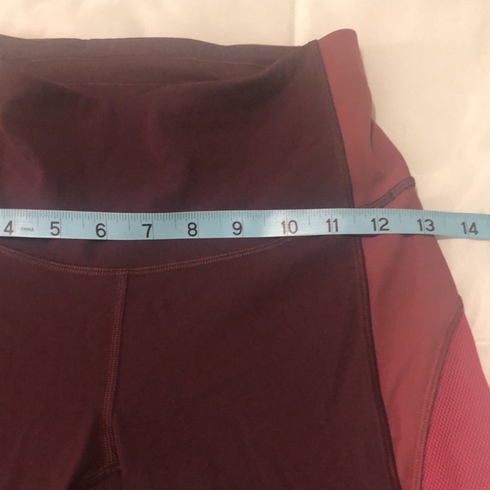 Lululemon Capri leggings in mesh mauves maroon - Picture 2 of 10